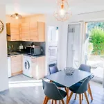 Le Superbe, F2 En Rez-de-jardin, Proche