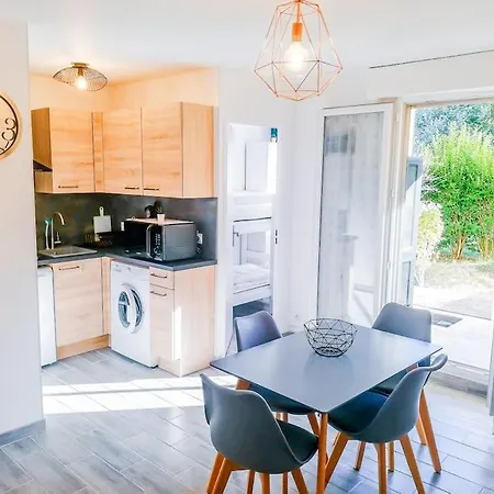 Le Superbe, F2 En Rez-de-jardin, Proche